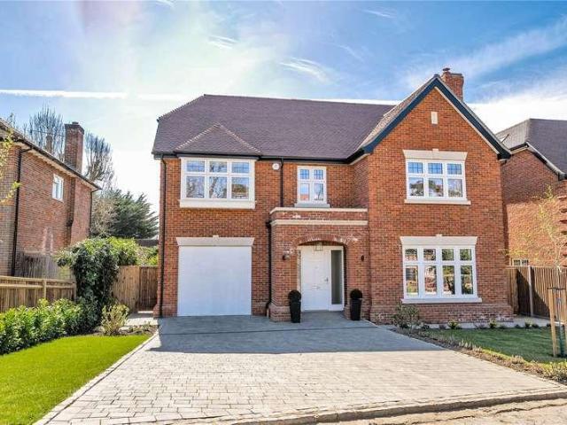 House for sale in Northwood, Greater London