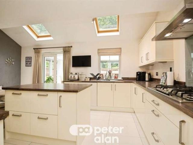 House for sale in Llantarnam, Wales