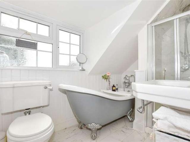 House for sale in Midway, Kent