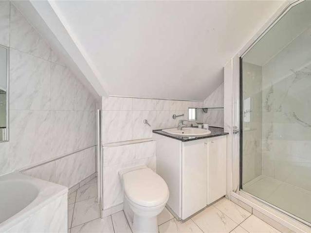 House for sale in London Borough of Ealing, Perivale