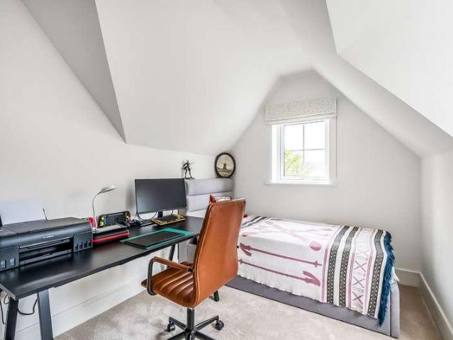 House for sale in Hawkenbury, Sandown Park
