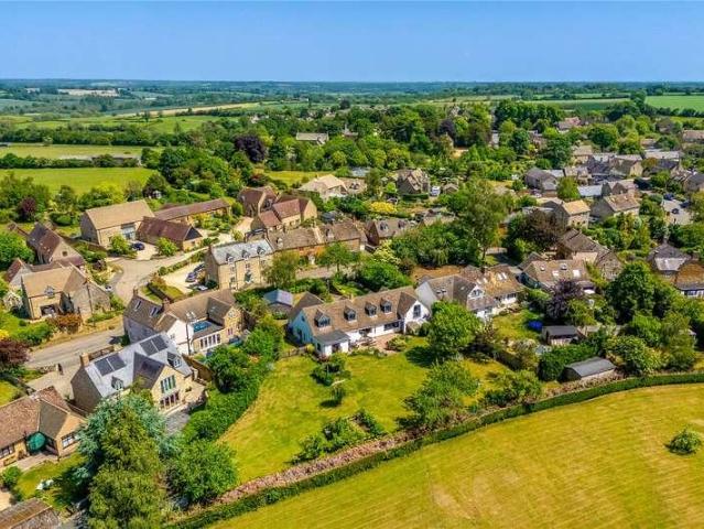 House for sale in Evershot, Oxfordshire