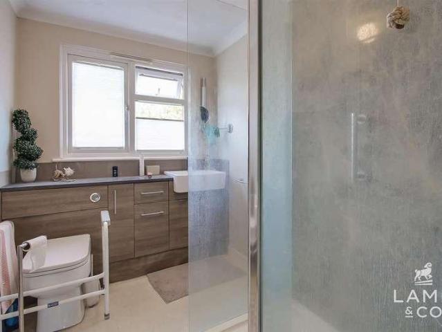 House for sale in Dale Hill, Essex
