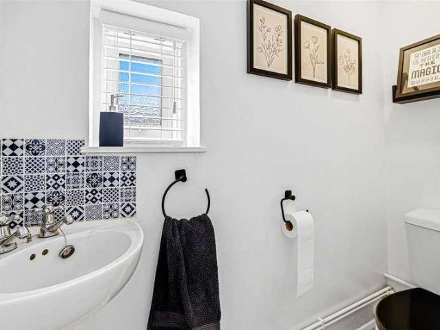 House for sale in Alton Barnes, Essex