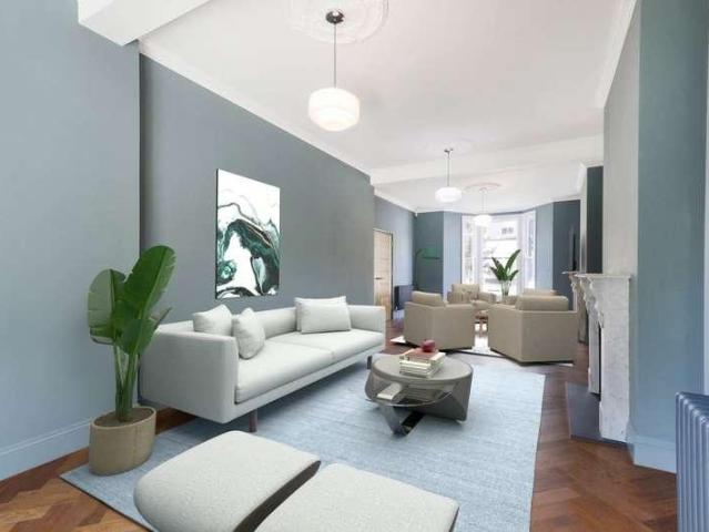 House for sale in Shacklewell, Greater London