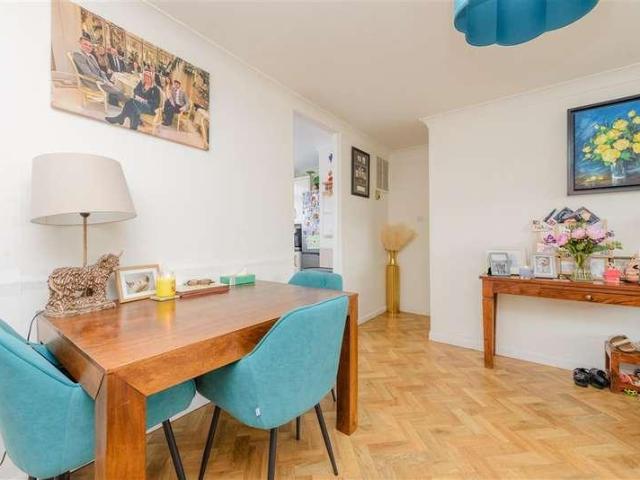 House for sale in Worcester Park Estate, Monks Orchard