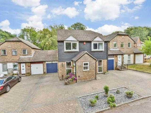 House for sale in Bluebell Hill, Bourne Vale