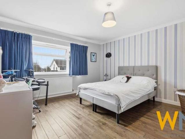 House for sale in Navestock Side, Essex