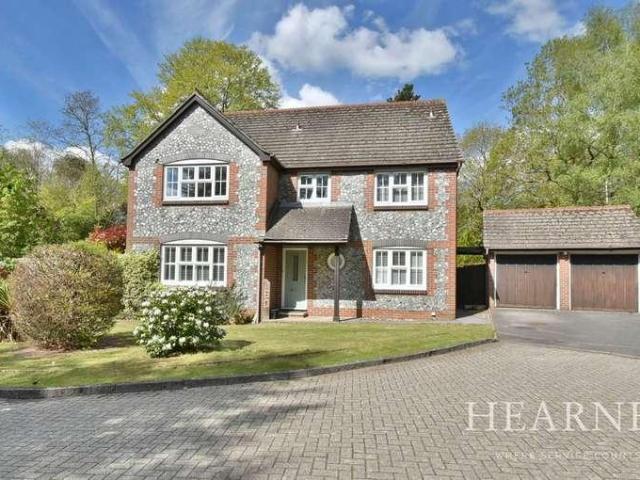 House for sale in Tricketts Cross, Ferndown