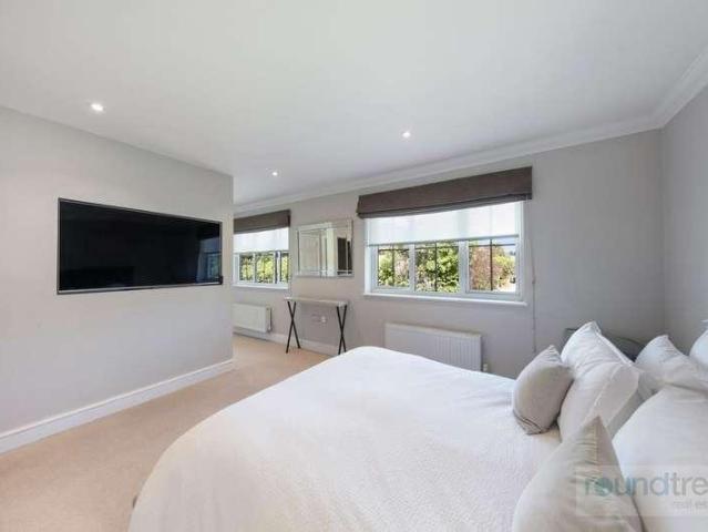 House for sale in Hendon, Greater London