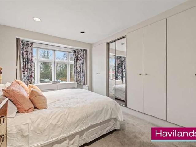 House for sale in Winchmore Hill, Edmonton
