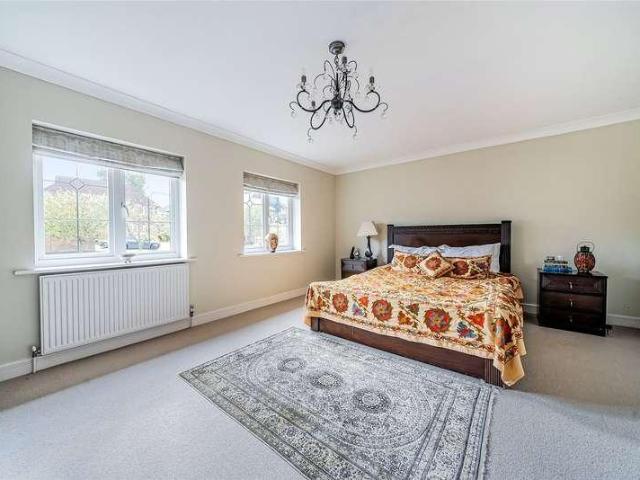 House for sale in Lightwater, Surrey Heath