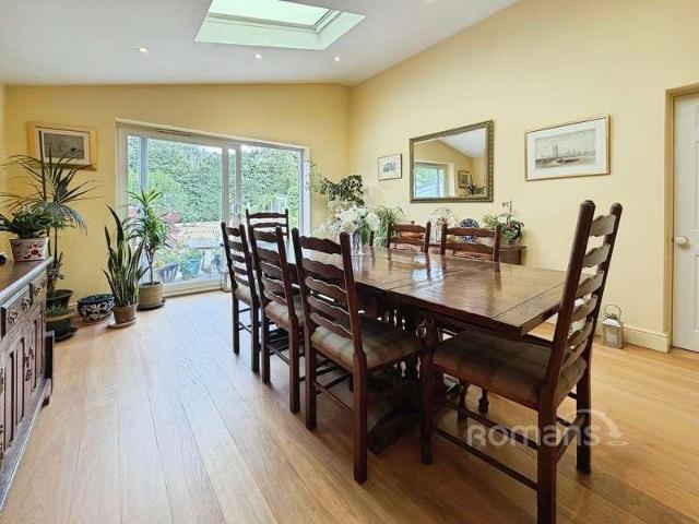 House for sale in Heol-las, Surrey