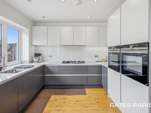 House for sale in Pot Kilns, Greater London