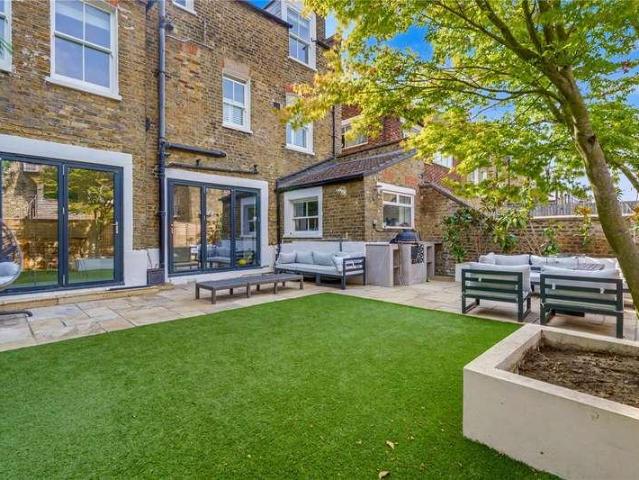 House for sale in Furzedown, Greater London