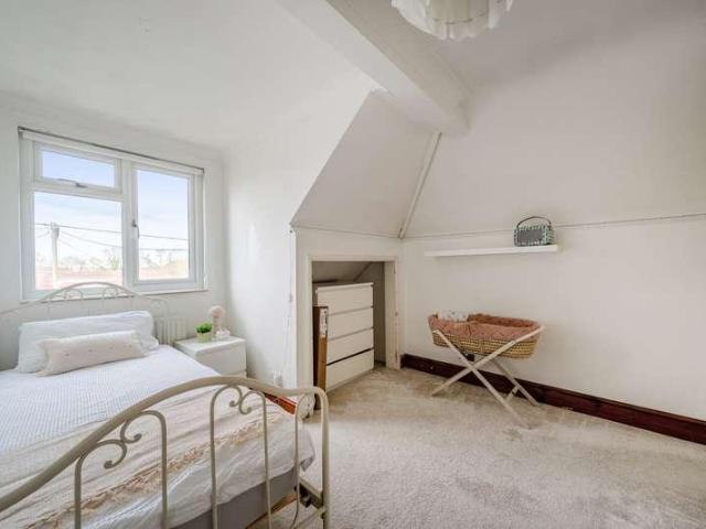 House for sale in Wanborough, Westborough