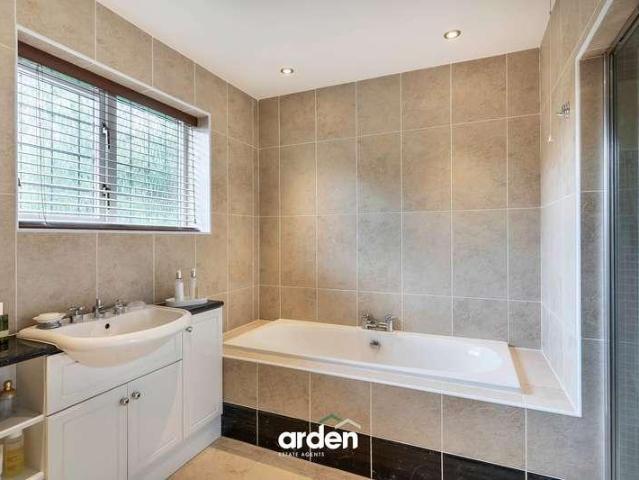 House for sale in Bromsgrove, Worcestershire