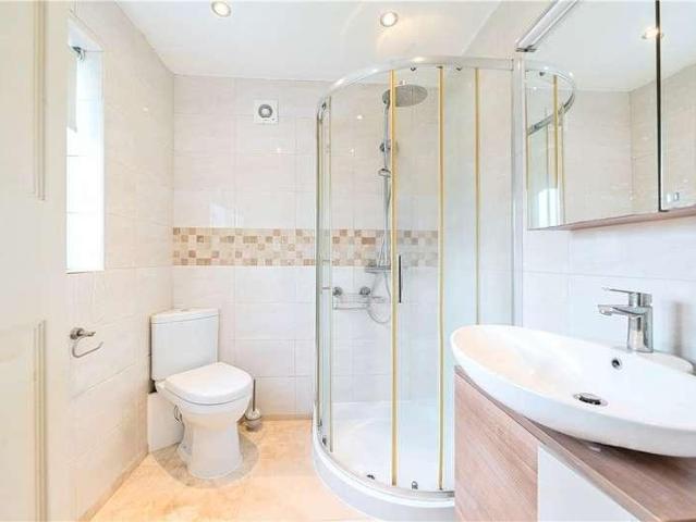 House for sale in Northwood, Northwood