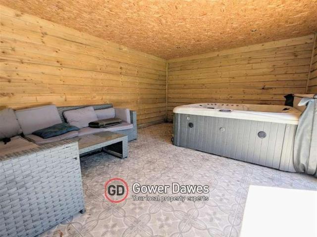 House for sale in Stanford-le-hope, Essex