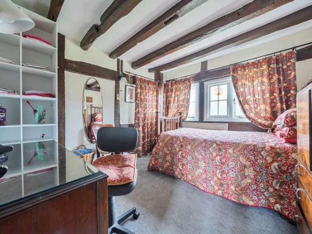 House for sale in Fole, Surrey