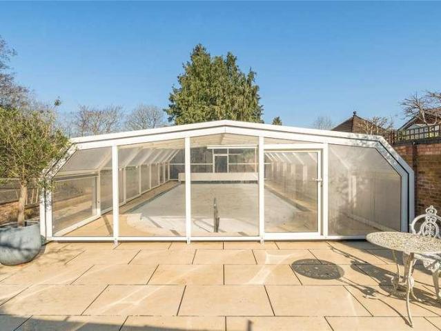 House for sale in Heol-las, Surrey