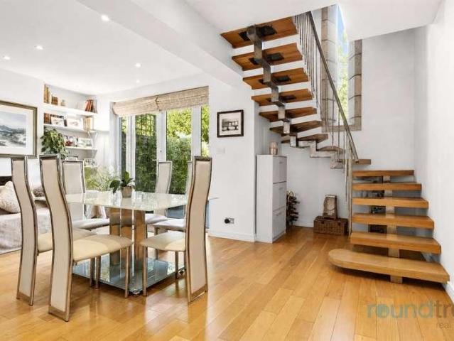 House for sale in London Borough of Barnet, Greater London