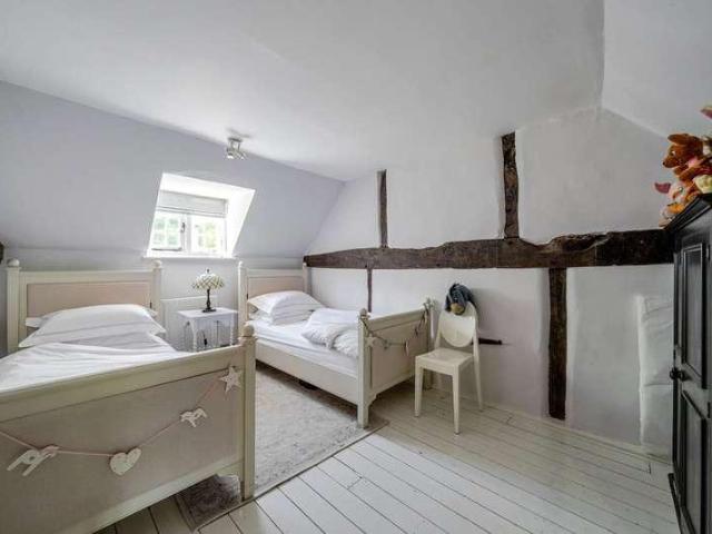 House for sale in Fole, Surrey