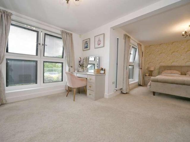 House for sale in Mapplewell, Barnsley