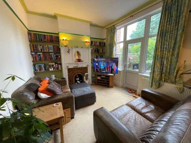 House for sale in The Avenues, Hull