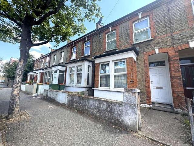 House for sale in Plashet, Greater London