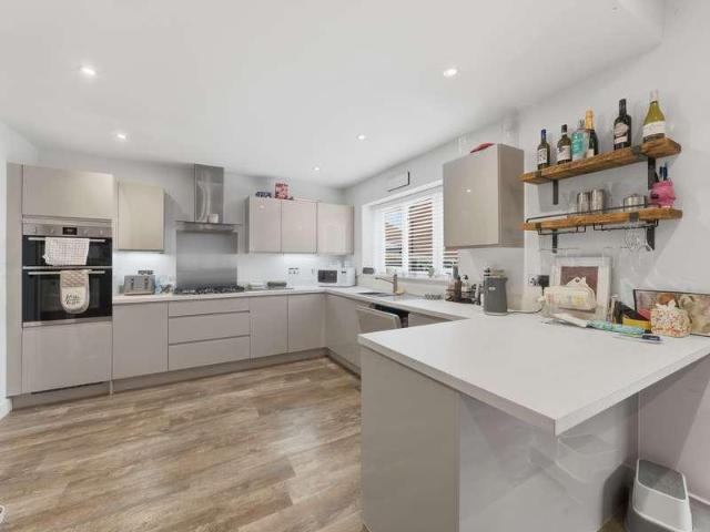 House for sale in Costhorpe, East Midlands