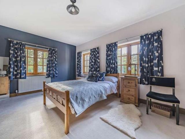 House for sale in Fole, Surrey