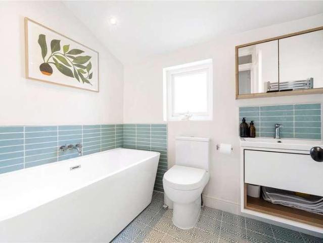 House for sale in Nunhead, Greater London