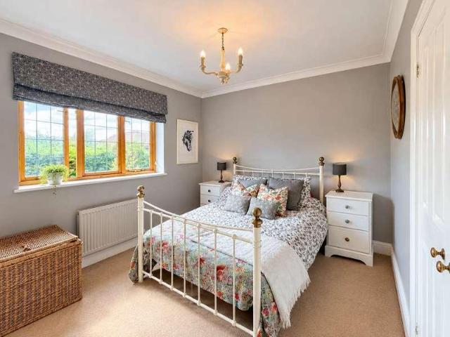 House for sale in London Borough of Croydon, Purley