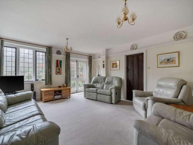 House for sale in Wormley, Fole