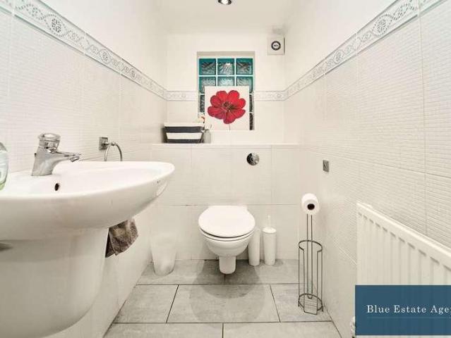House for sale in London Borough of Hounslow, Osterley