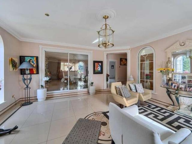 House for sale in Bushey, Bushey Heath