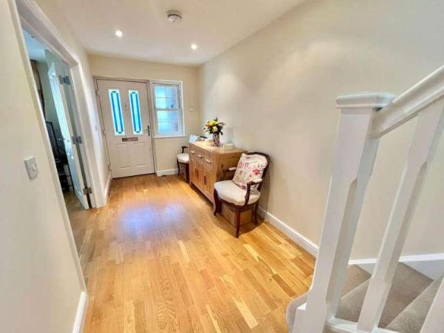 House for sale in Pilgrims' Hatch, Navestock Side