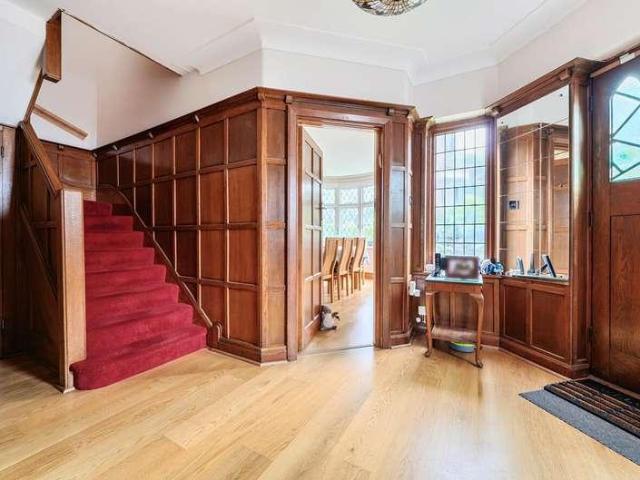 House for sale in Little Stanmore, Greater London