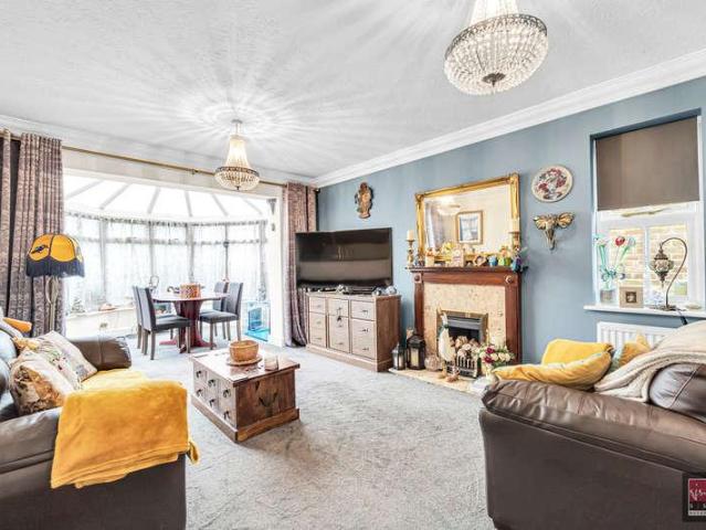 House for sale in Ashford, Spelthorne