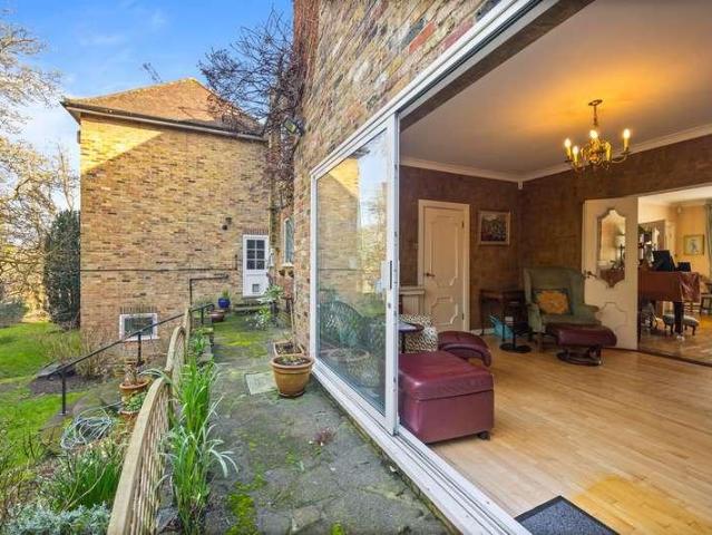House for sale in Hendon, Greater London