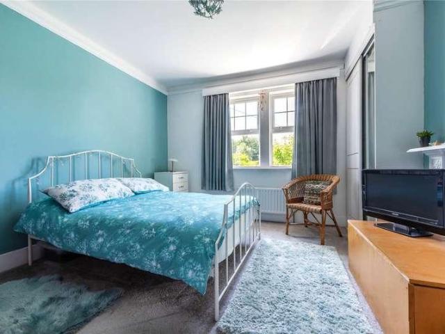 House for sale in Pachesham Park, Surrey