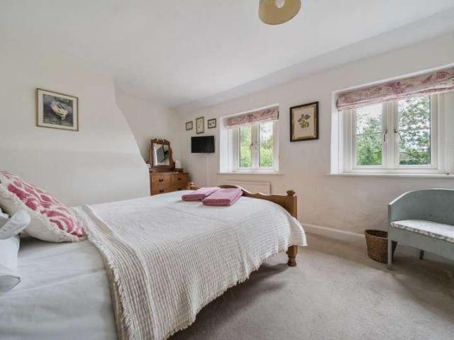 House for sale in Cerney Wick, Cotswold