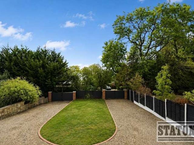 House for sale in Greater London