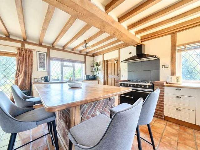 House for sale in Chartridge
