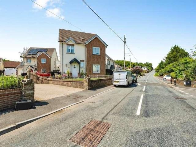 House for sale in Gorslas, Foelgastell
