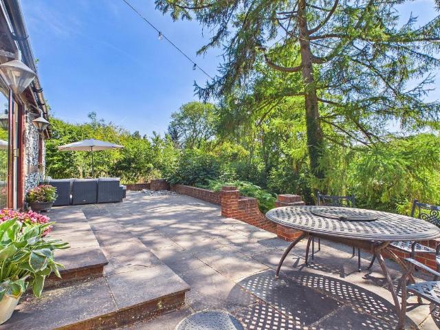 House for sale in Felden, Pouchen End