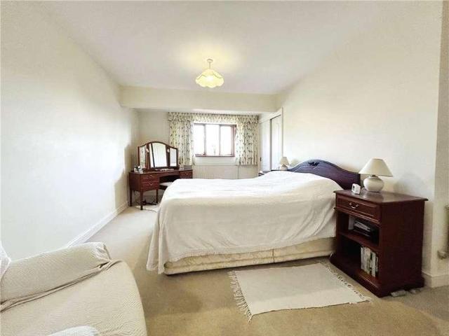 House for sale in Broadway, Murcot