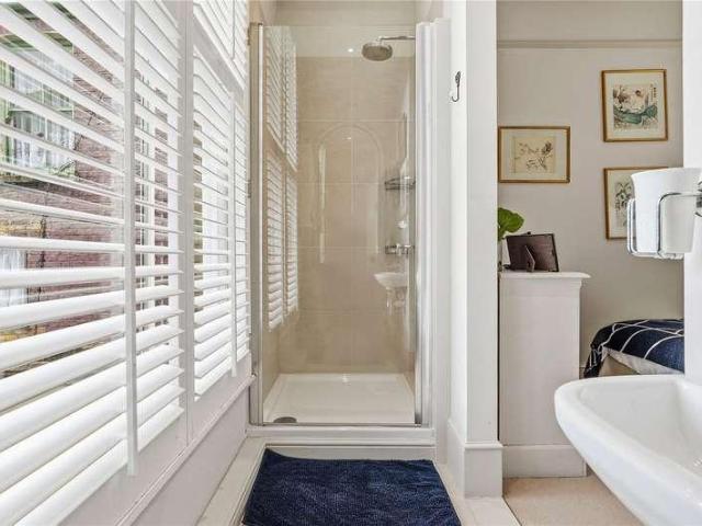 House for sale in Clapham Junction, Greater London