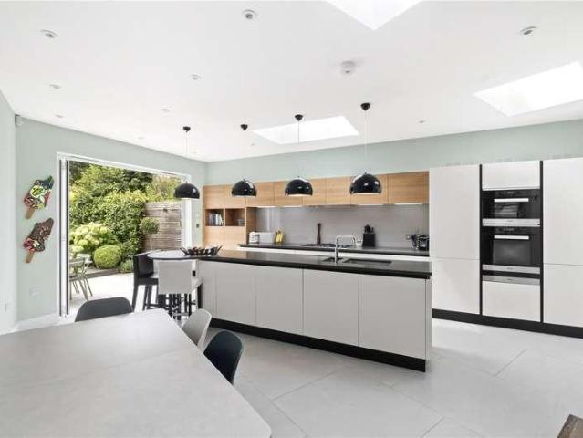 House for sale in Balham, Greater London